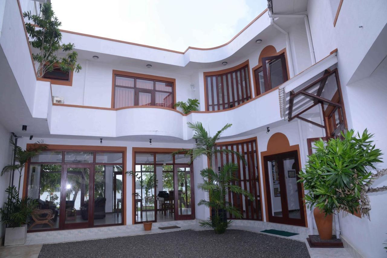 Riverside Inn Fuji Bentota Extérieur photo